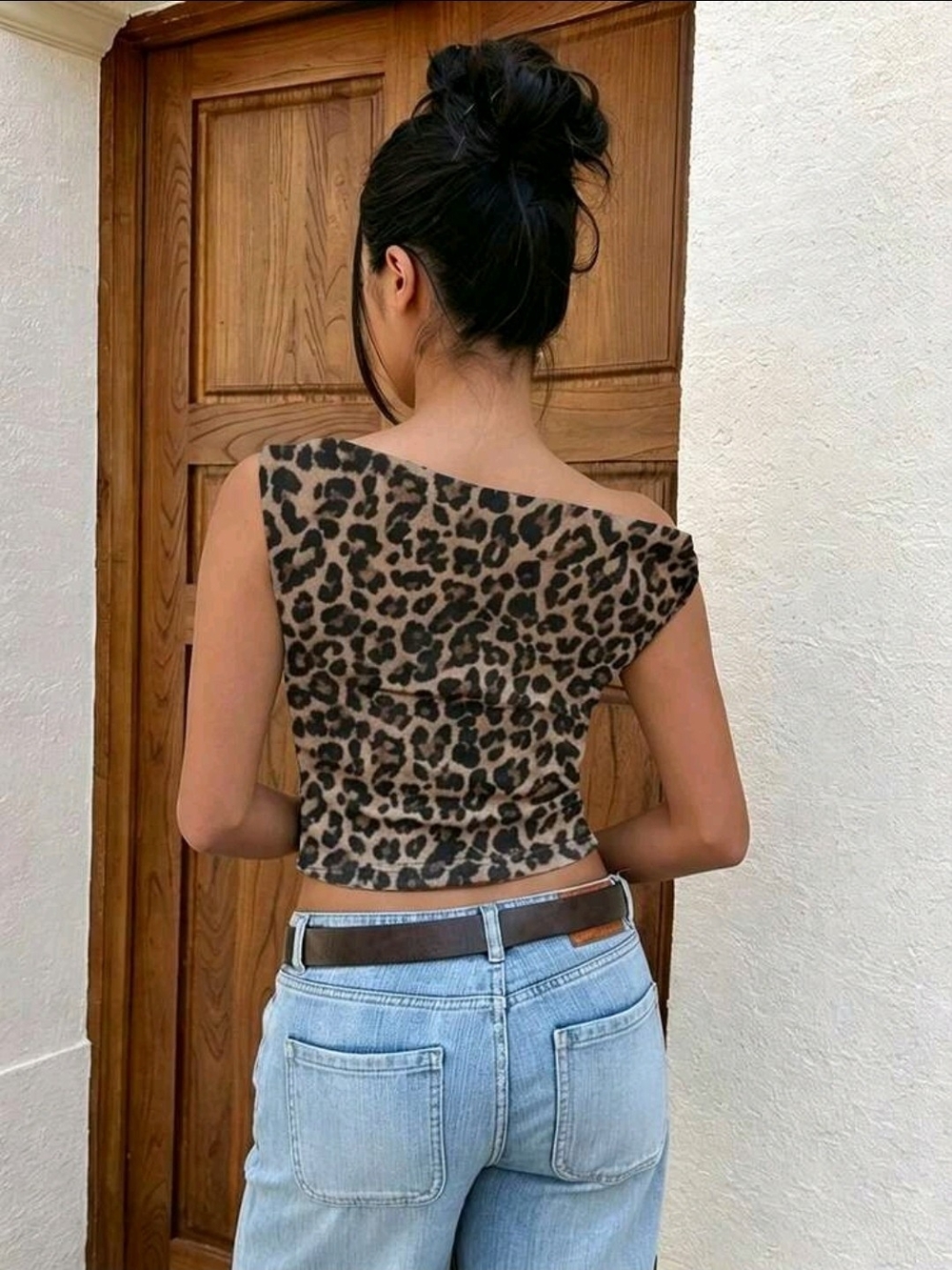 Siren Gaze Casual Minimalist Leopard Print Pattern One Shoulder Top - Picture 2 of 7
